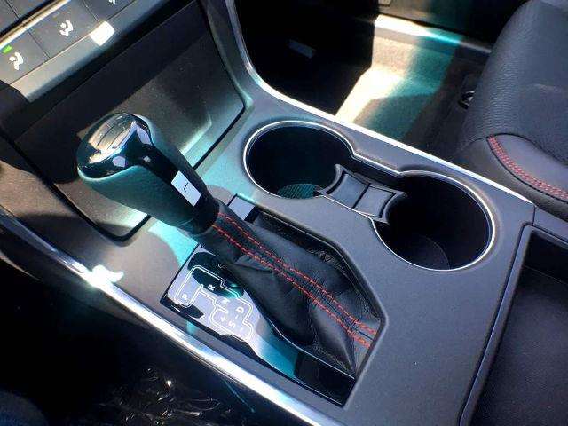 2017 Toyota Camry SE 4dr Sedan